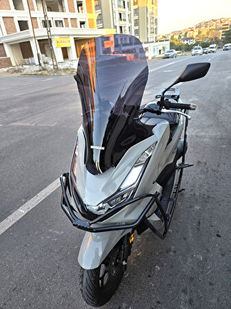 MOTOCAM Honda PCX Siperlik Ön Cam 2021-2024 Model 65cm Siyah Renkli 4mm