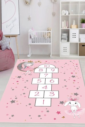 Pembe Seksek Desenli Baskılı Yıkanabilir Kaymaz Çocuk Odası Anaokulu Kreş Halısı Oyun Halısı