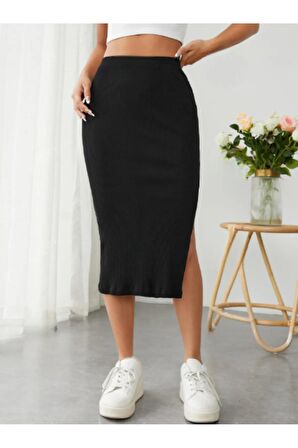 ? *Zarif ve Şık: Siyah Yırtmaçlı Dar Kesim Midi Boy Etek! ?*