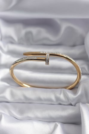 316L Çelik Gold Renk Çivi Model Zirkon Taş Detay Kadın Bileklik TJ-BB5646