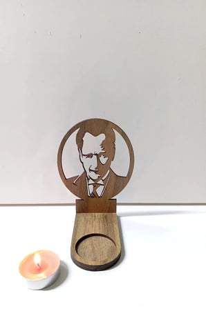 Mustafa Kemal ATATÜRK Figür Kahverengi Ahşap Gölge Mumluk Projeksiyon Biblo – Mum Hediyeli MKA2