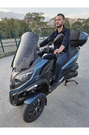 MOTOCAM Piaggio MP3 530 Siperlik Ön Cam 2023-2025 Model 60cm Siyah Renkli 4mm ORTA BOYLU