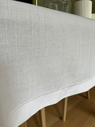 Çeyizlik Piko Sarma Detaylı Dertsiz Masa Örtüsü Simsiz Kırık Beyaz