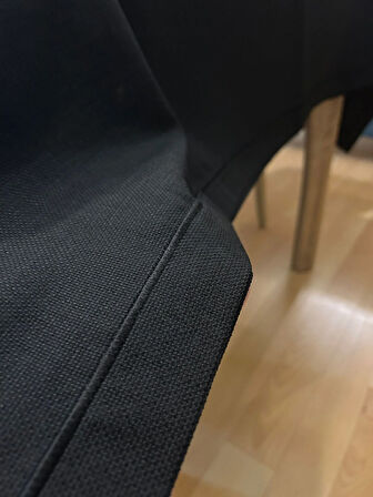 Çeyizlik Piko Sarma Detaylı Dertsiz Masa Örtüsü Simsiz Siyah