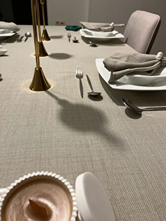 Çeyizlik Piko Sarma Detaylı Dertsiz Masa Örtüsü Simsiz Taş