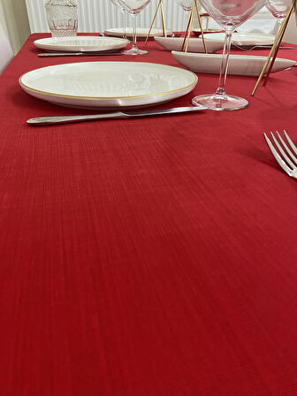 Çeyizlik Piko Sarma Gold Detaylı Dertsiz Masa Örtüsü Simsiz Kırmızı