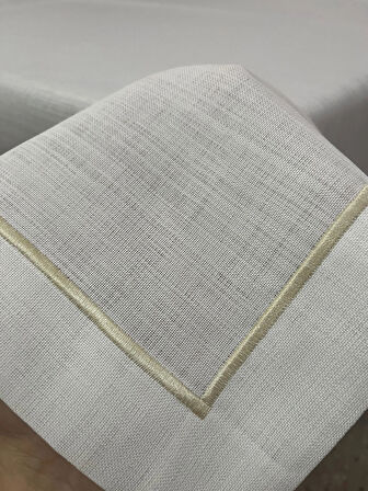 Çeyizlik Piko Sarma Gold Detaylı Dertsiz Masa Örtüsü Simli Beyaz