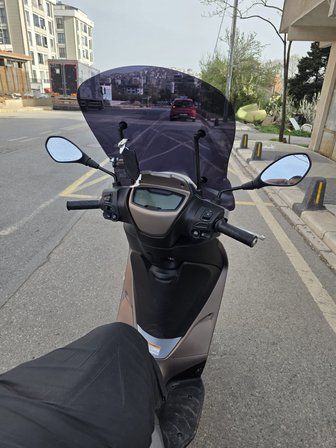 MOTOCAM Piaggio Medley S 150 Ön Cam 2021-2026 Model 54cm Siyah Renkli APARATSIZDIR