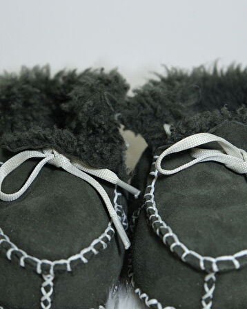 Unisex Bebek %100 Hakiki Deri El Yapımı Bebek Patiği | Yumuşak, Sıcak ve Rahat Ayakkabı Haki