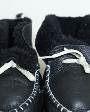 Unisex Bebek %100 Hakiki Deri El Yapımı Bebek Patiği | Yumuşak, Sıcak ve Rahat Ayakkabı Siyah