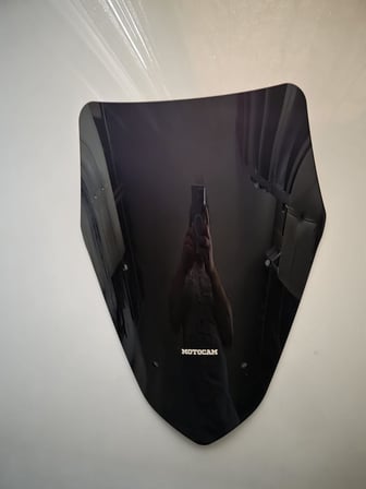 MOTOCAM QJ Fort 350 Ön Cam 2023-2026 Model 43cm Siyah Renkli 4mm  SPORTİF