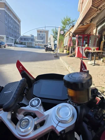 MOTOCAM QJ SRK 125 R Ön Cam 2023-2026 Model 42cm Şeffaf Renkli 4mm
