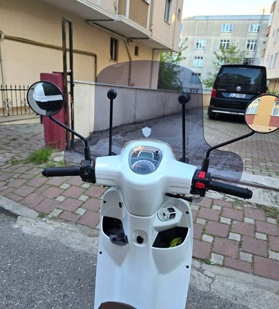MOTOCAM QJ VPS S 125 Ön Cam 2022-2026 Model 42cm Füme Renkli 4mm Elcikli APARATSIZ