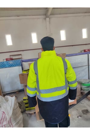 Reflektif Cepli Fosforlu Fermuarlı Kaban Kapüşonlu Mont Parka Sarı Lacivert Kaban Işçi Parkası.