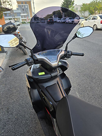MOTOCAM Revolt RSX3 Siperlik Ön Cam 2022-2025 Model 54cm Siyah Renkli SPORTİF