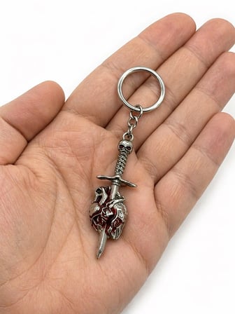 Gotik Kuru Kafa Kılıç Tasarımlı Metal Anahtarlık Kırmızı Detaylı Unisex