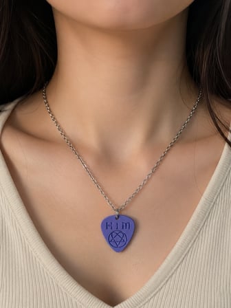 Heartagram Plektrum Kolye – Mor Gitar Penası Tasarımlı Hediye Kolye