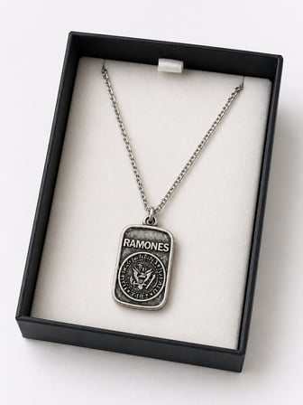 Ramones Logolu Eskitme Görünümlü Retro Punk Rock Kolyesi Hediye