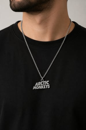 Arctic Monkeys Yazılı Gümüş Renk Müzik Grubu Kolyesi Hediye Aksesuar