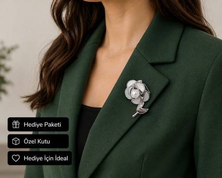 Premium Hediye İnci Detaylı Çiçek Kadın Broş Gümüş Renk Zirkon Taşlı Rozet