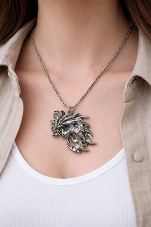 Gümüş Renk Anime FFXVI Ifrit Bahamut Desenli Kolye Unisex Yetişkin