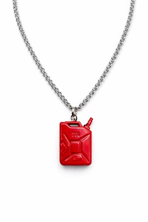 Kırmızı Benzin Bidonu Kolye 60 cm Zincir Unisex Metal Tasarım Aksesuar
