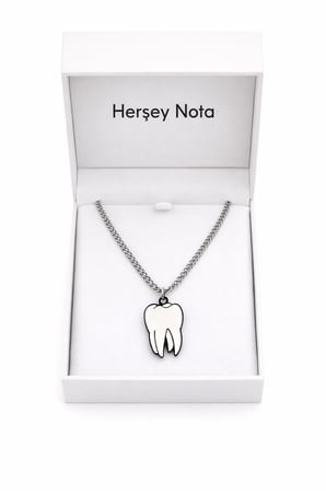 Unisex Diş Figürlü Kolye Beyaz Siyah Detaylı 60 cm Zincir Kadın Erkek
