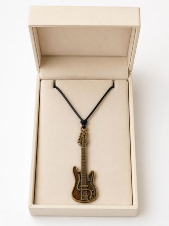 Elektro Gitar Figürlü Eskitme Görünümlü Siyah İpli Müzisyen Kolyesi Hediye