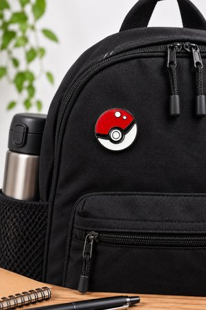 Poké Topu Tasarımlı Kırmızı Beyaz Koleksiyon Rozeti Anime Severlere Hediye