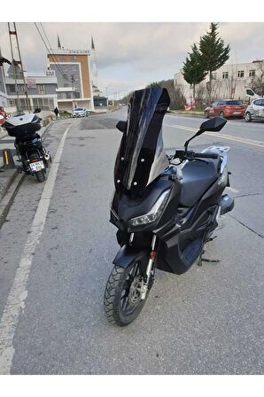 Skyjet Rivero 125 Siperlik Ön Cam 2024 Model 57cm Siyah Renkli 4mm KISA SPOR CAM