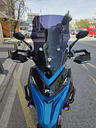 MOTOCAM RKN 530 ADV Siperlik Ön Cam 2021-2025 Model 55cm Siyah Renkli 4mm