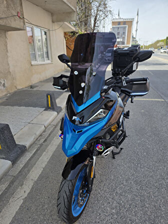 MOTOCAM RKN 530 ADV Siperlik Ön Cam 2021-2025 Model 55cm Siyah Renkli 4mm