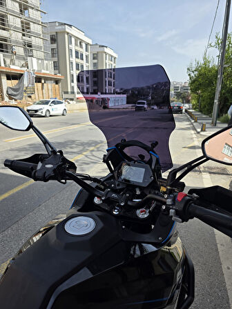 MOTOCAM RKN 530 ADV Siperlik Ön Cam 2021-2025 Model 55cm Siyah Renkli 4mm