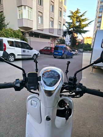 MOTOCAM Rks Letbe LB 125 Ön Cam 2023-2025 Model 44cm Füme Renkli 4mm ELCİKSİZ APARAT GÖNDERİLMEYECEK