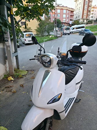 MOTOCAM Rks Letbe LB 125 Ön Cam 2023-2025 Model 44cm Şeffaf Renkli 4mm ELCİKSİZ APARAT GÖNDERİLMEYECEK