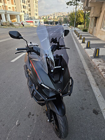 MOTOCAM RKS Lince 125 Siperlik Ön Cam 2021-2025 Model 55cm Füme Renkli 4mm KISA SPOR CAM