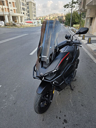 MOTOCAM RKS Lince 125 Siperlik Ön Cam 2021-2025 Model 55cm Siyah Renkli 4mm KISA SPOR CAM