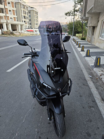 MOTOCAM RKS Lince 125 Siperlik Ön Cam 2021-2025 Model 65cm Siyah Renkli 4mm ORTA BOYLU