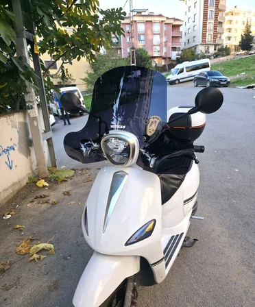 MOTOCAM Rks Neon 125 Ön Cam 2023-2026 Model 45cm Siyah Renkli 4mm Elcikli APARATSIZ
