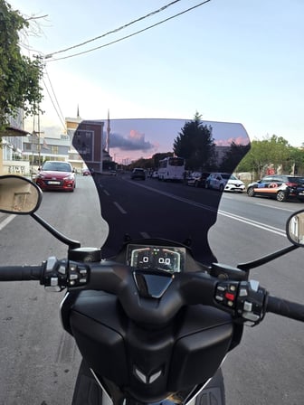 MOTOCAM RKS RZ 250 S Ön Cam 2022-2026 Model 68cm Siyah Renkli 4mm UZUN
