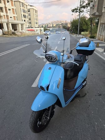 MOTOCAM RKS LT 50 PRO Ön Cam 2023-2026 Model 45cm Şeffaf Renkli 4mm Elcikli APARATSIZ