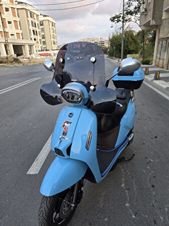 MOTOCAM RKS LTR 125 Siperlik Ön Cam 2023 -2025 Model 45cm Siyah Renkli 4mm APARATSIZDIR