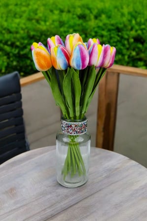Gerçekçi Islak Dokulu Gökkuışağı (RainBow) Lale Buketi – 10 'lu Premium Dekoratif Aranjman