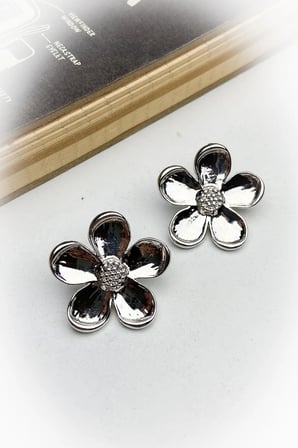 Silver Renk Çiçek Form Küpe