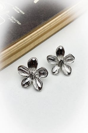 Silver Renk Çiçek Form Küpe