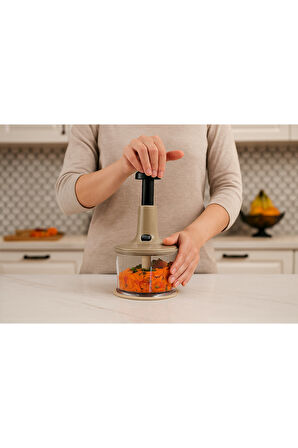 El Rondosu 3 Bıçaklı Kilitli Doğrayıcı – Sebze Meyve Doğrama Aparatı Füme Rengi