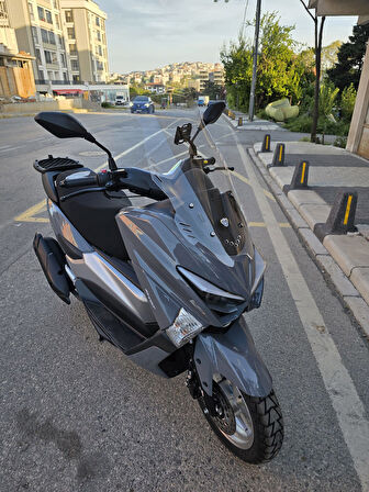 MOTOCAM Revolt RSX4 Siperlik Ön Cam 2022-2025 Model 65cm Şeffaf Renkli 4mm ORTA BOYLU