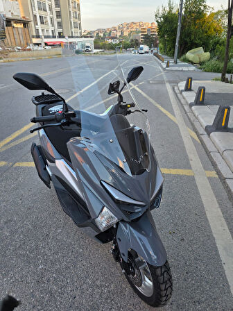 MOTOCAM Revolt RSX4 Siperlik Ön Cam 2022-2025 Model 75cm Şeffaf Renkli 4mm ORTA BOYLU