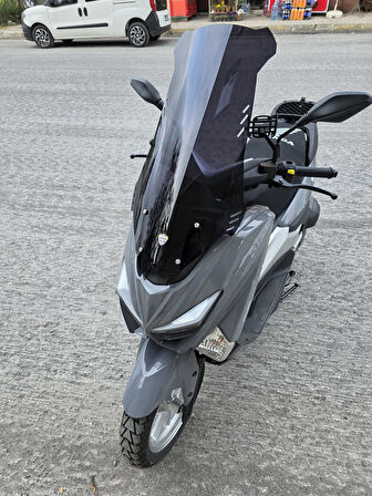 MOTOCAM Revolt RSX4 Siperlik Ön Cam 2022-2025 Model 75cm Siyah Renkli 4mm ORTA BOYLU