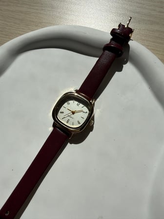 Minimal Deri Kordon Hera Kadın Kol Saati Bordo